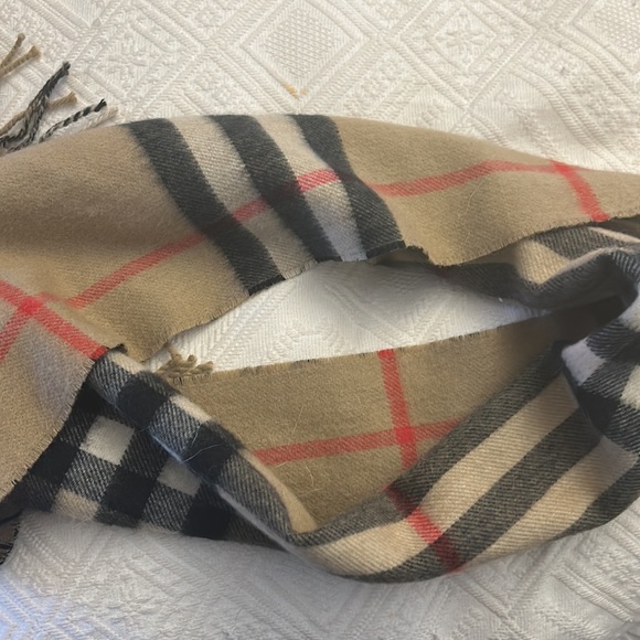 Burberry reversible check and monochrome cashmere scarf - Picture 3 of 3
